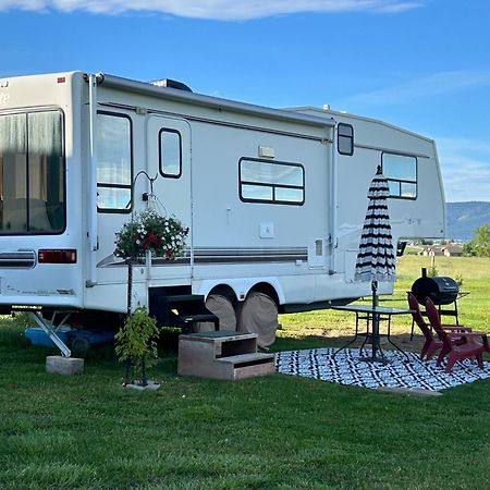 Апартаменты Mission Mountain Camper Saint Ignatius Экстерьер фото